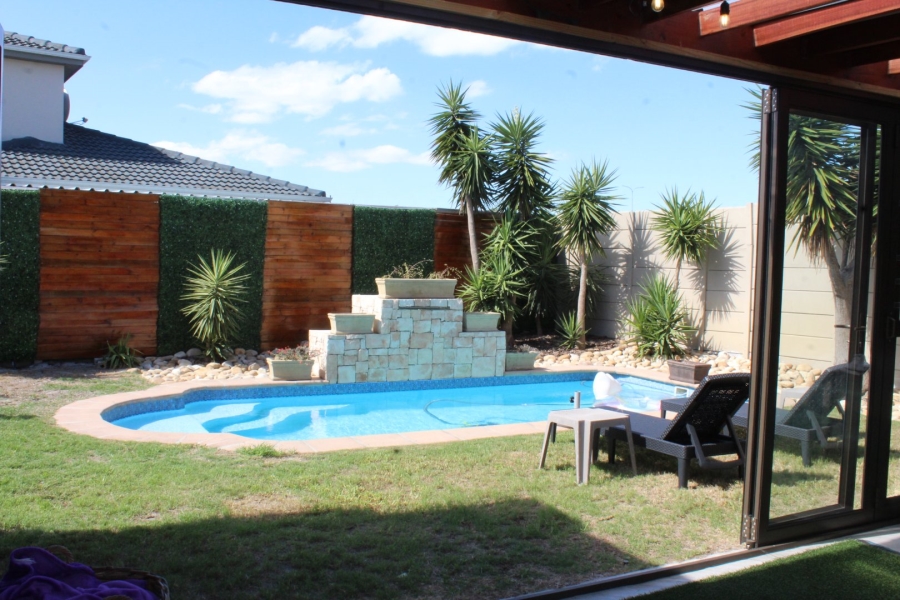 4 Bedroom Property for Sale in Rouxville Western Cape